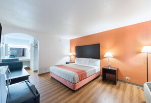 Free WiFi, bed sheets - Motel 6 San Antonio, TX - I-10 West (San Antonio)