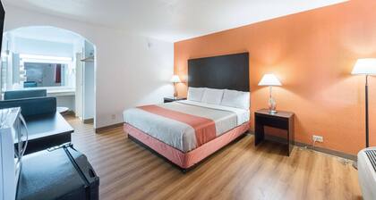 Motel 6 San Antonio, TX - I-10 West