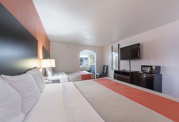 Standard Room, 2 Queen Beds, Non Smoking, Refrigerator & Microwave | Free WiFi, bed sheets