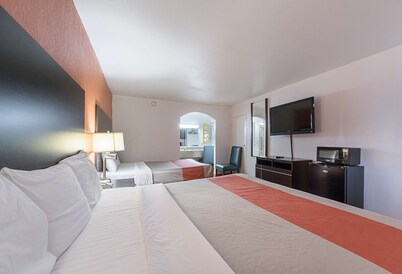 Motel 6 San Antonio, TX - I-10 West