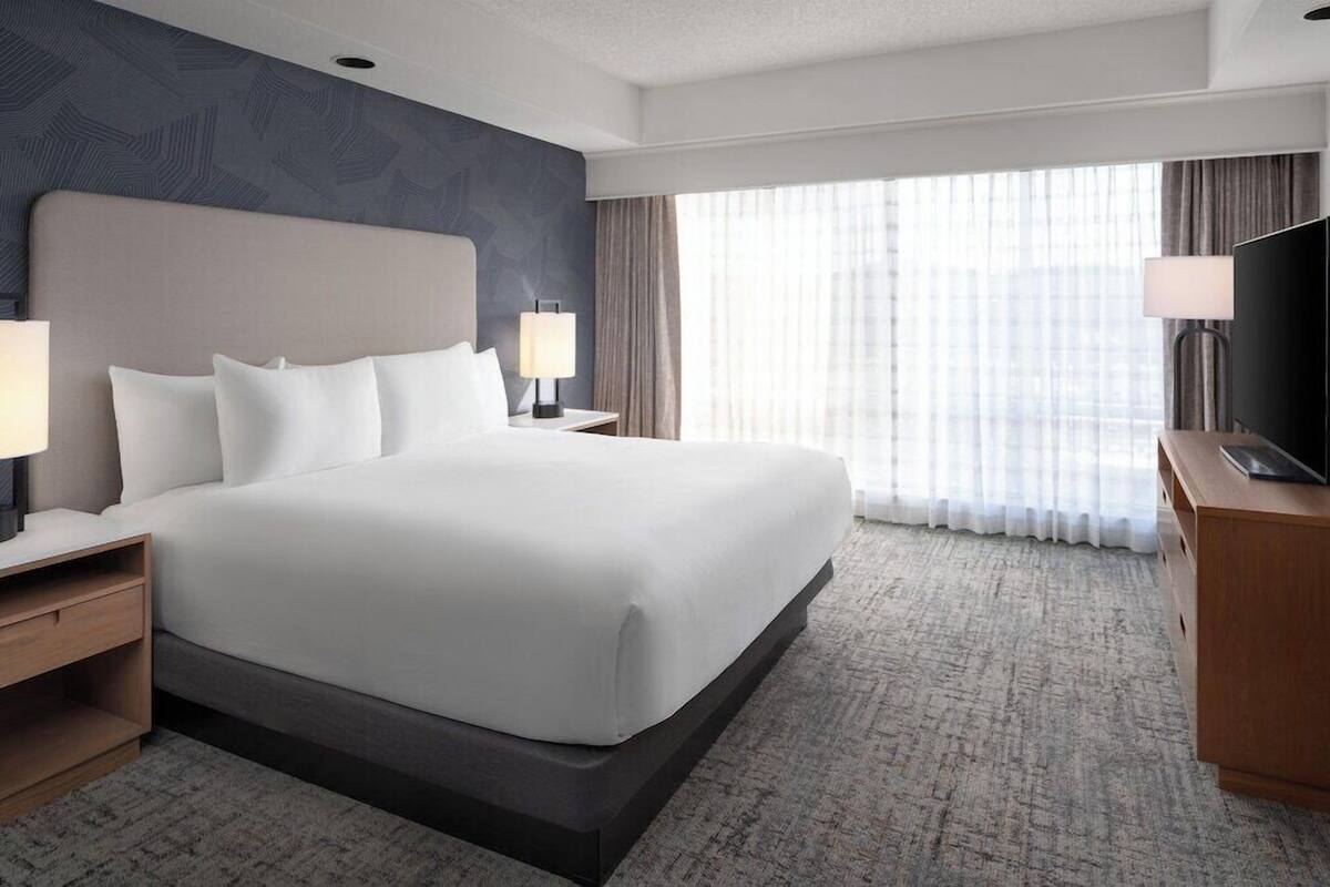 1 bedroom, premium bedding, in-room safe, desk
