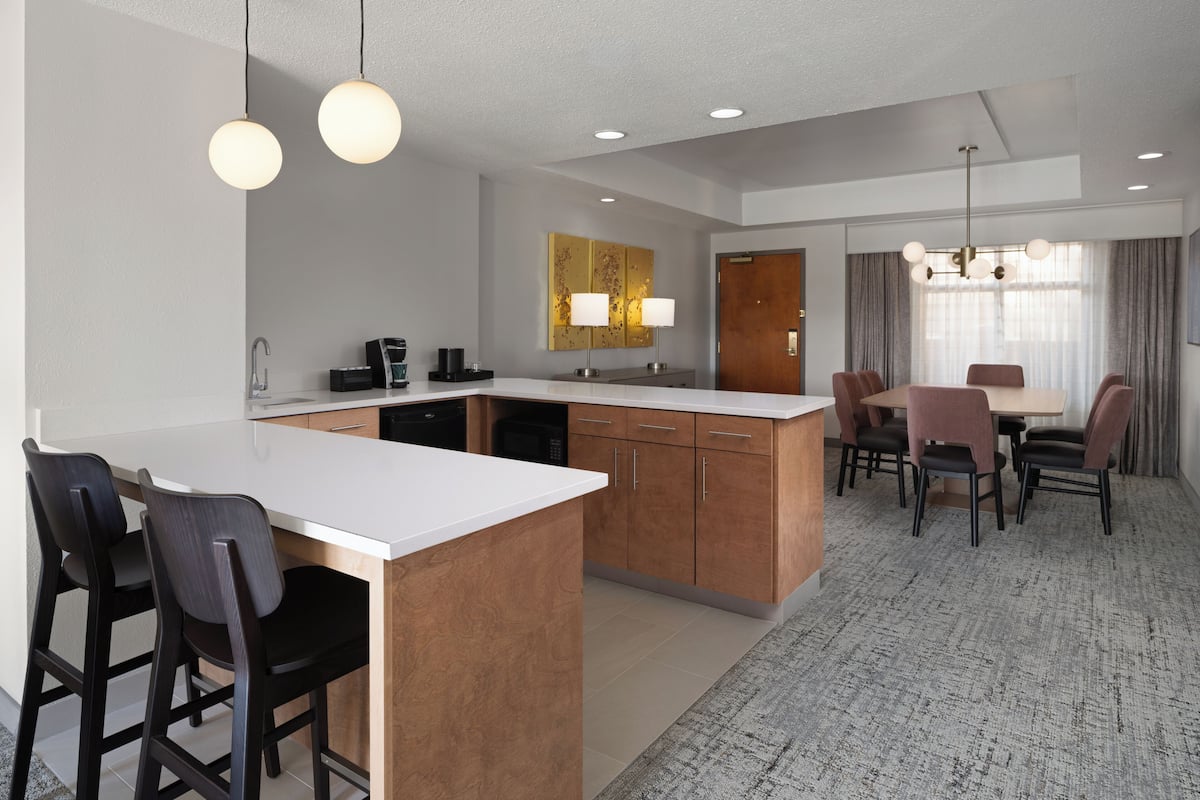 Presidential-suite - ikke-ryger | 1 soveværelse, premium-sengetøj, pengeskab på værelset, skrivebord