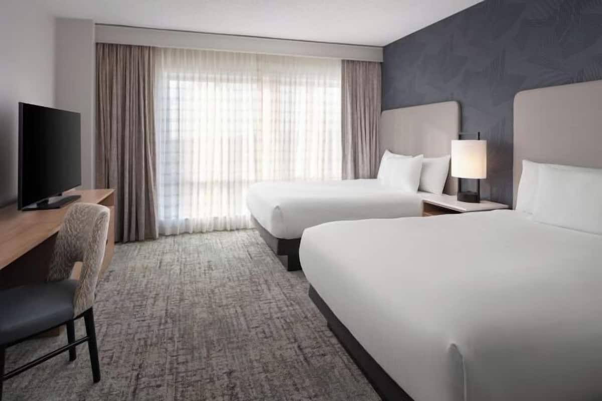 1 quarto, roupas de cama premium, cofres nos quartos, escrivaninha