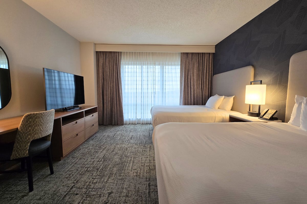 1 bedroom, premium bedding, in-room safe, desk