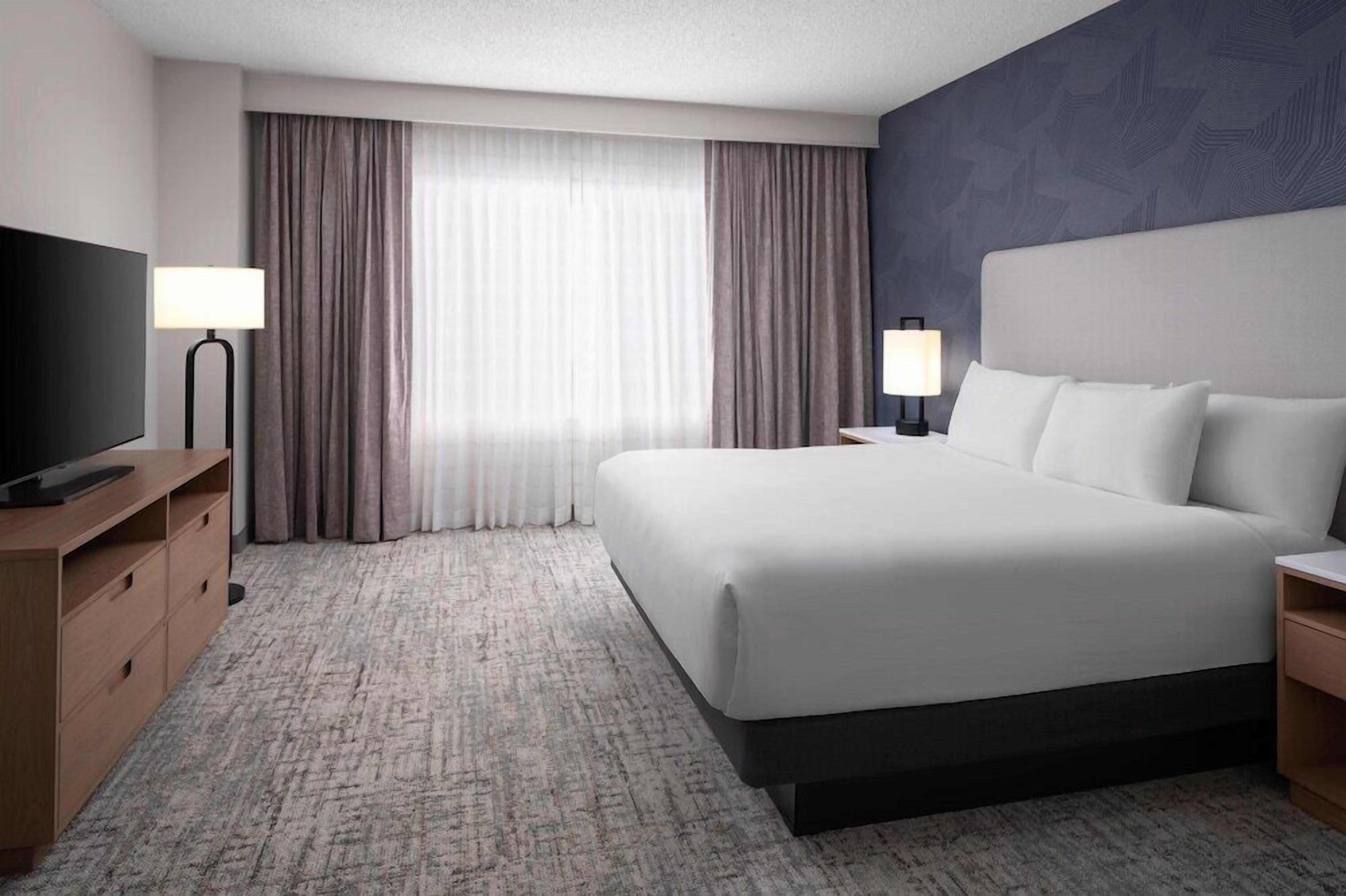 1 bedroom, premium bedding, in-room safe, desk