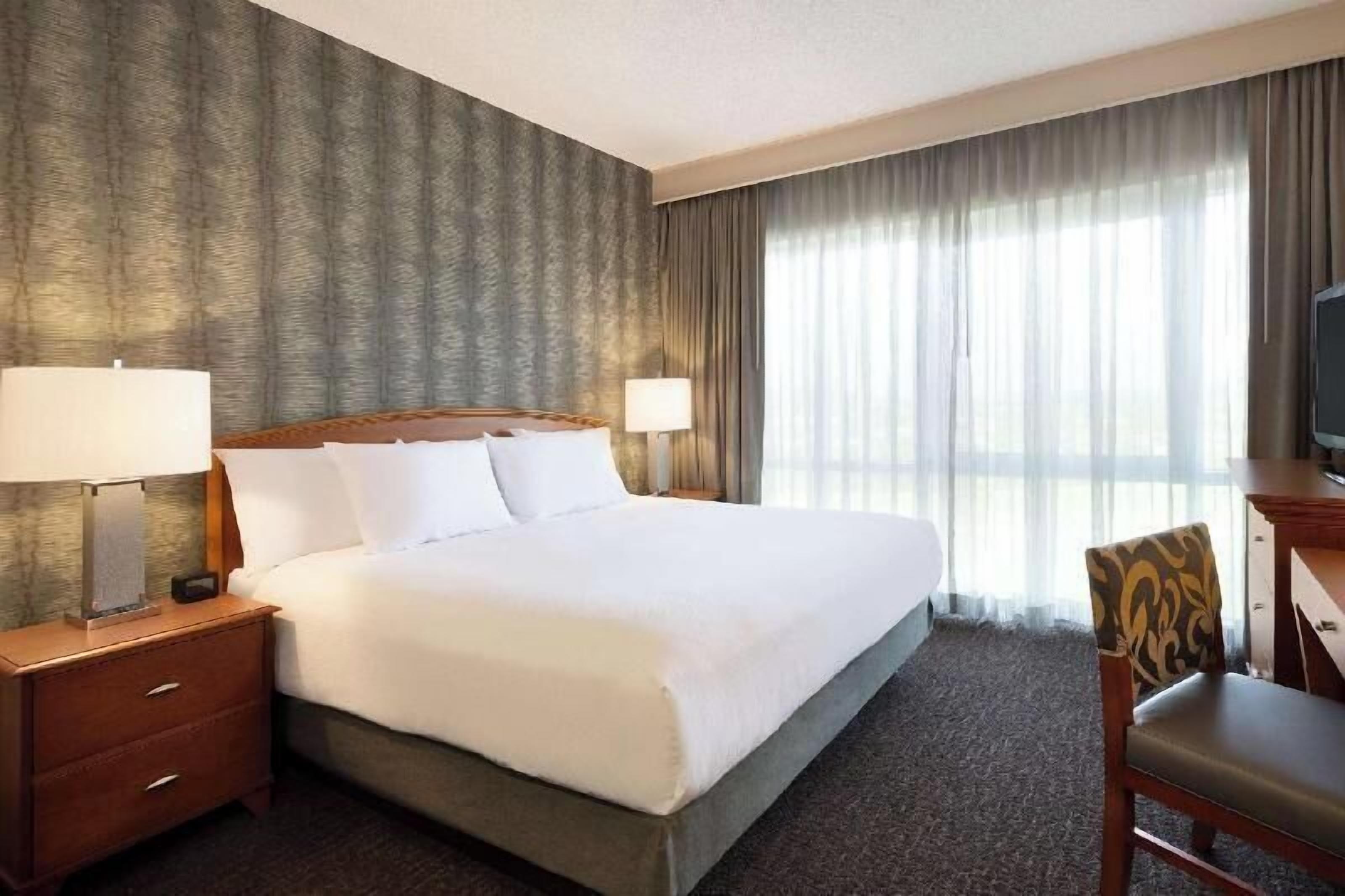 1 bedroom, premium bedding, in-room safe, desk