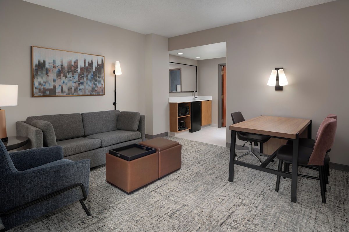 1 soveværelse, premium-sengetøj, pengeskab på værelset, skrivebord