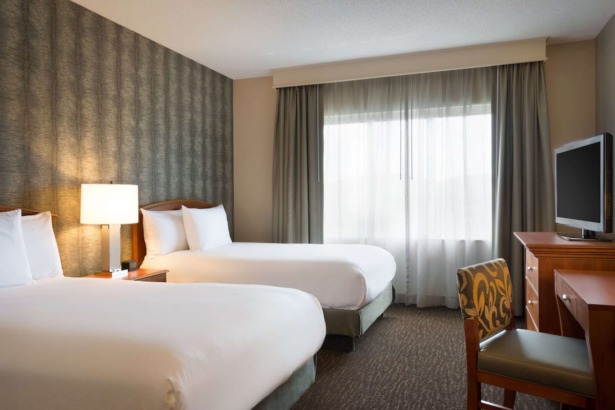 1 bedroom, premium bedding, in-room safe, desk