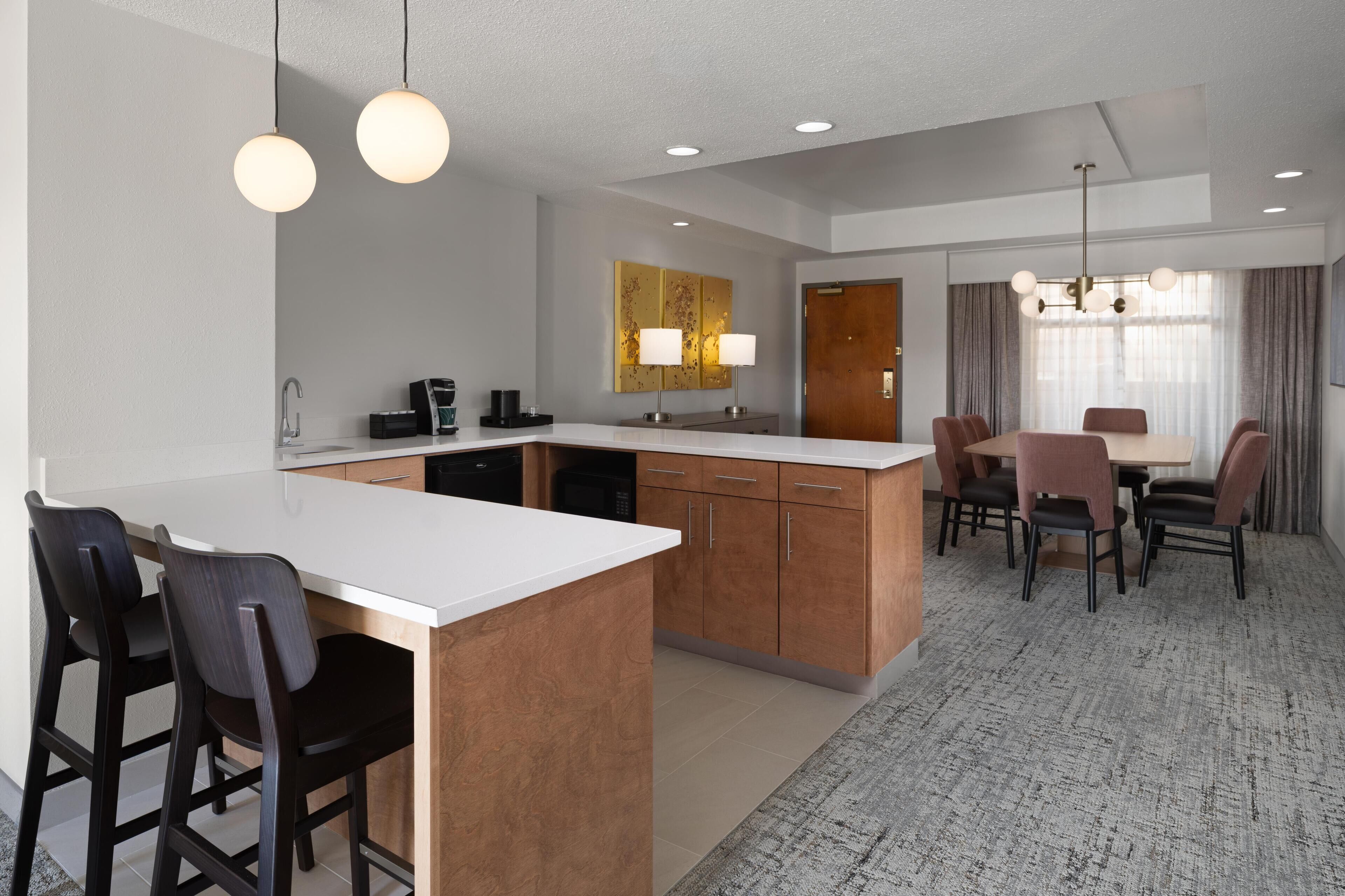 Presidential-Suite, Nichtraucher | Wohnbereich | 37-Zoll-LCD-Fernseher mit Kabelempfang, Fernseher, Pay-TV