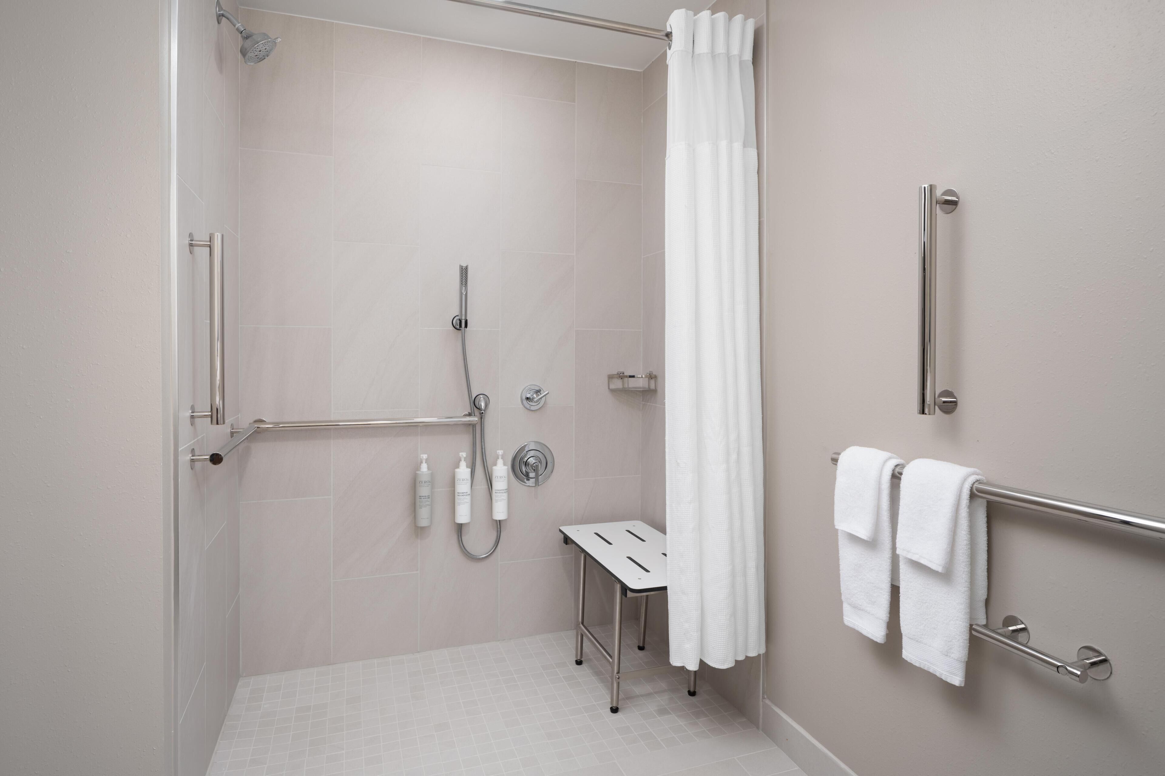 1 quarto, roupas de cama premium, cofres nos quartos, escrivaninha