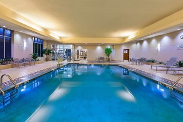 Indoor pool, pool loungers