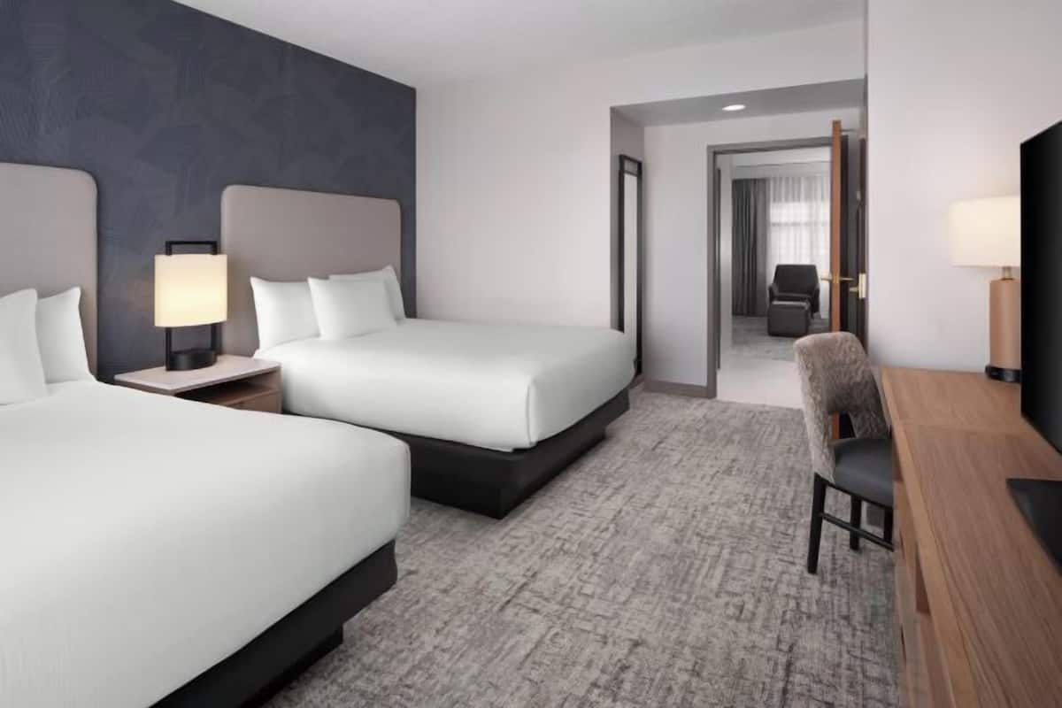 1 quarto, roupas de cama premium, cofres nos quartos, escrivaninha