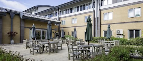 供應早餐、午餐和晚餐,英國料理