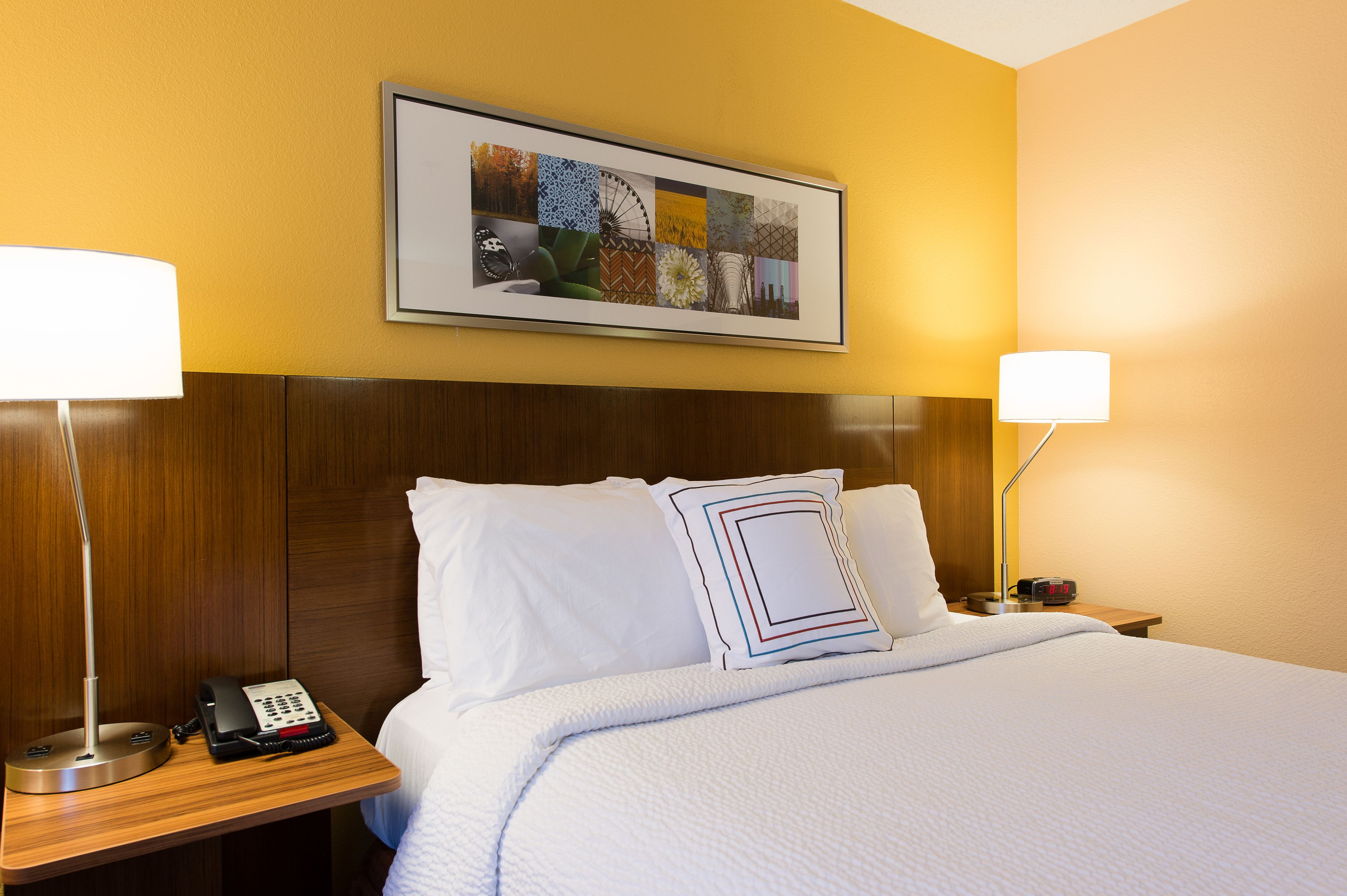 premium bedding, pillow-top beds, in-room safe, desk