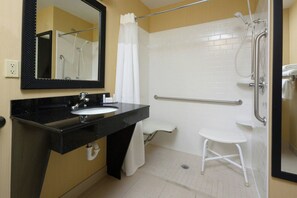 Articles de toilette gratuits, sèche-cheveux, serviettes fournies, savon