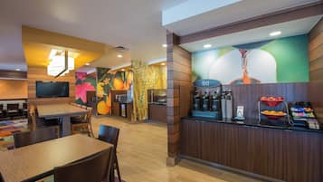 Free daily continental breakfast