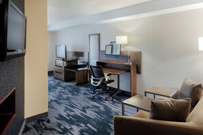 Executive Suite, 1 King Bed with Sofa bed, Non Smoking | Desk, iron/ironing board, free WiFi, bed sheets
