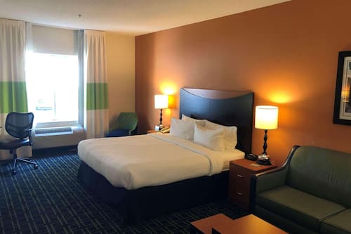 Studio Suite, 1 King Bed, Non Smoking