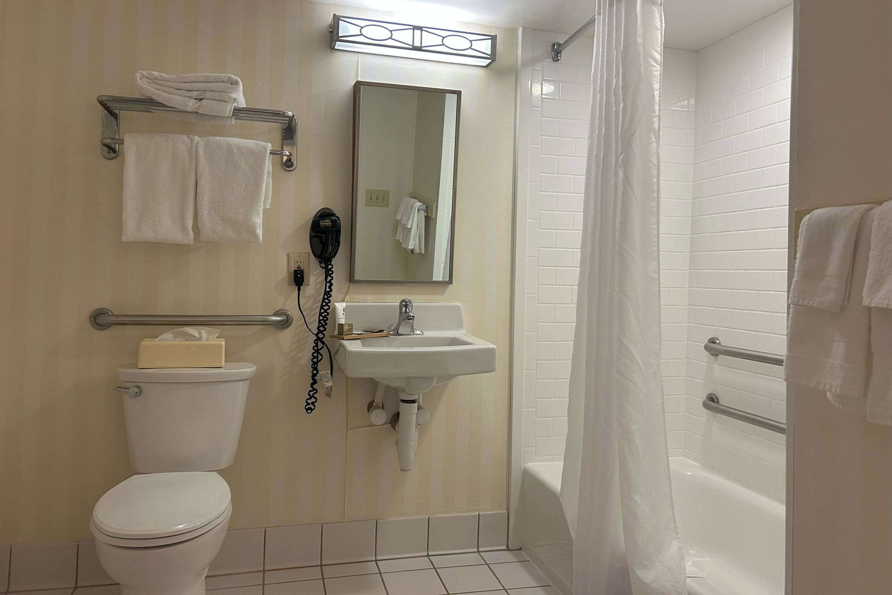 room, 2 double beds, non smoking | 1 bedroom, in-room safe, desk, iron/ironing board