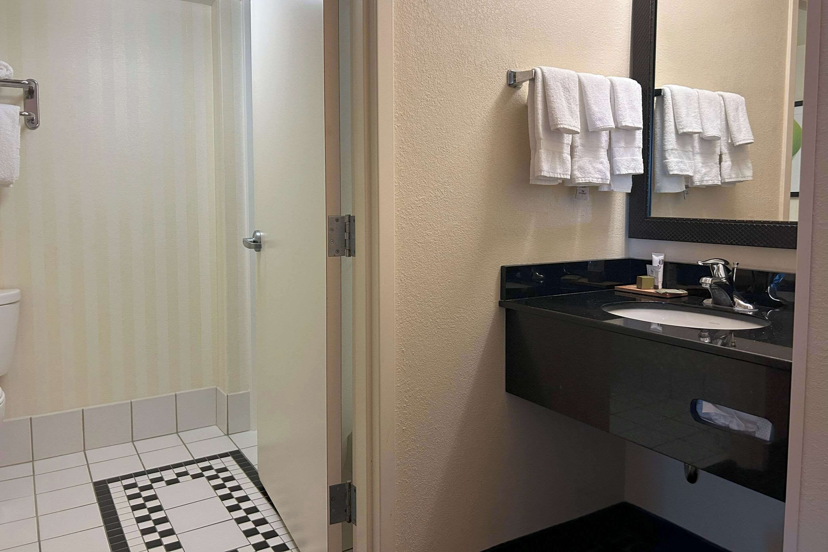 room, 2 double beds, non smoking | 1 bedroom, in-room safe, desk, iron/ironing board