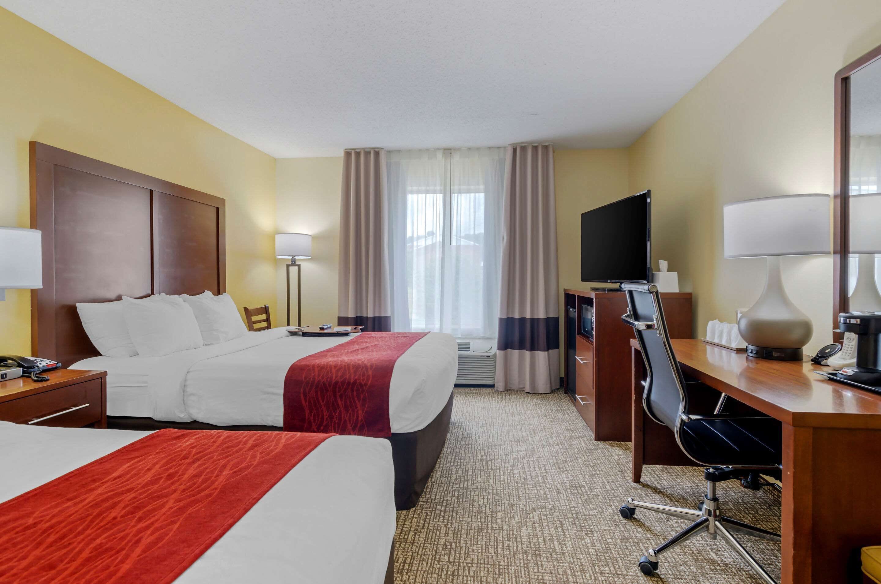 standard room, 2 queen beds, non smoking | desk, iron/ironing board, rollaway beds, free wifi