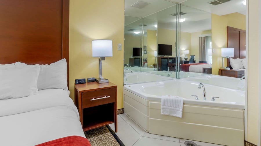 Comfort Inn & Suites Hillsville I-77
