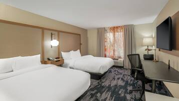 Bureau, fer et planche à repasser, lits bébé (gratuits)