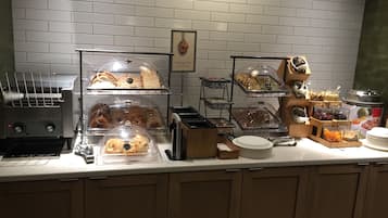 Free daily continental breakfast