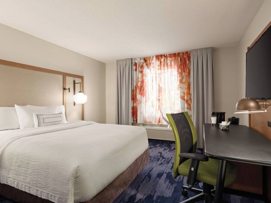 Room, 1 Queen Bed | Desk, iron/ironing board, free cots/infant beds, free WiFi