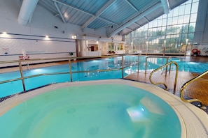 Indoor pool, sun loungers