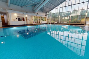 Indoor pool, pool loungers