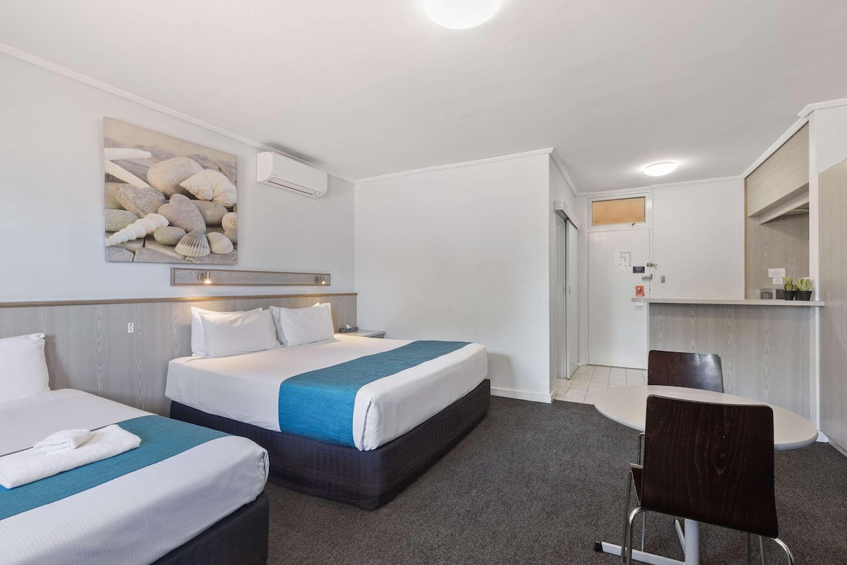 Iron/ironing board, rollaway beds, free WiFi, bed sheets
