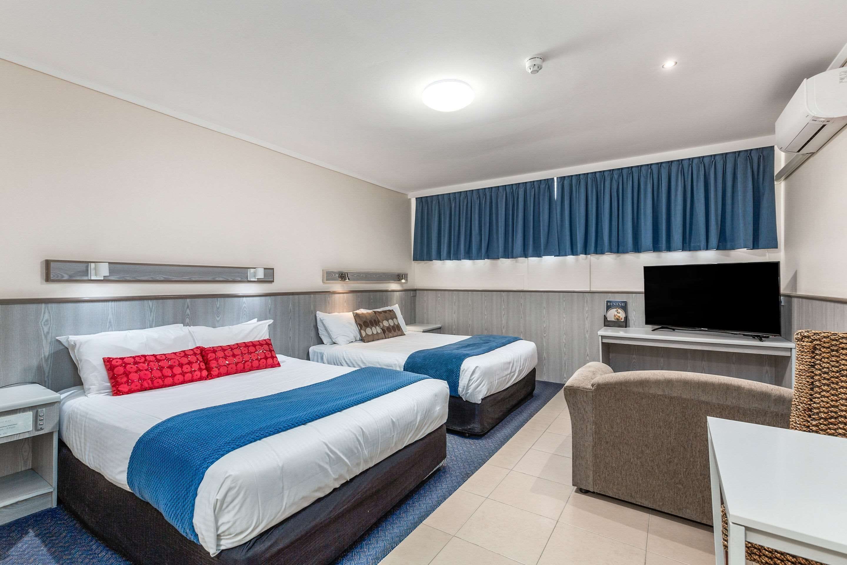 superior room | iron/ironing board, rollaway beds, free wifi, bed sheets