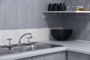 Executive-Zimmer | Bügeleisen/Bügelbrett, Zustellbetten, kostenloses WLAN, Bettwäsche