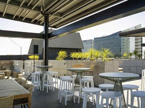 Outdoor pool, open 6:30 AM to 10:00 PM, pool loungers - Adelaide Rockford (Adelaide)