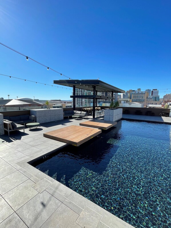 Outdoor pool, open 6:30 AM to 10:00 PM, sun loungers