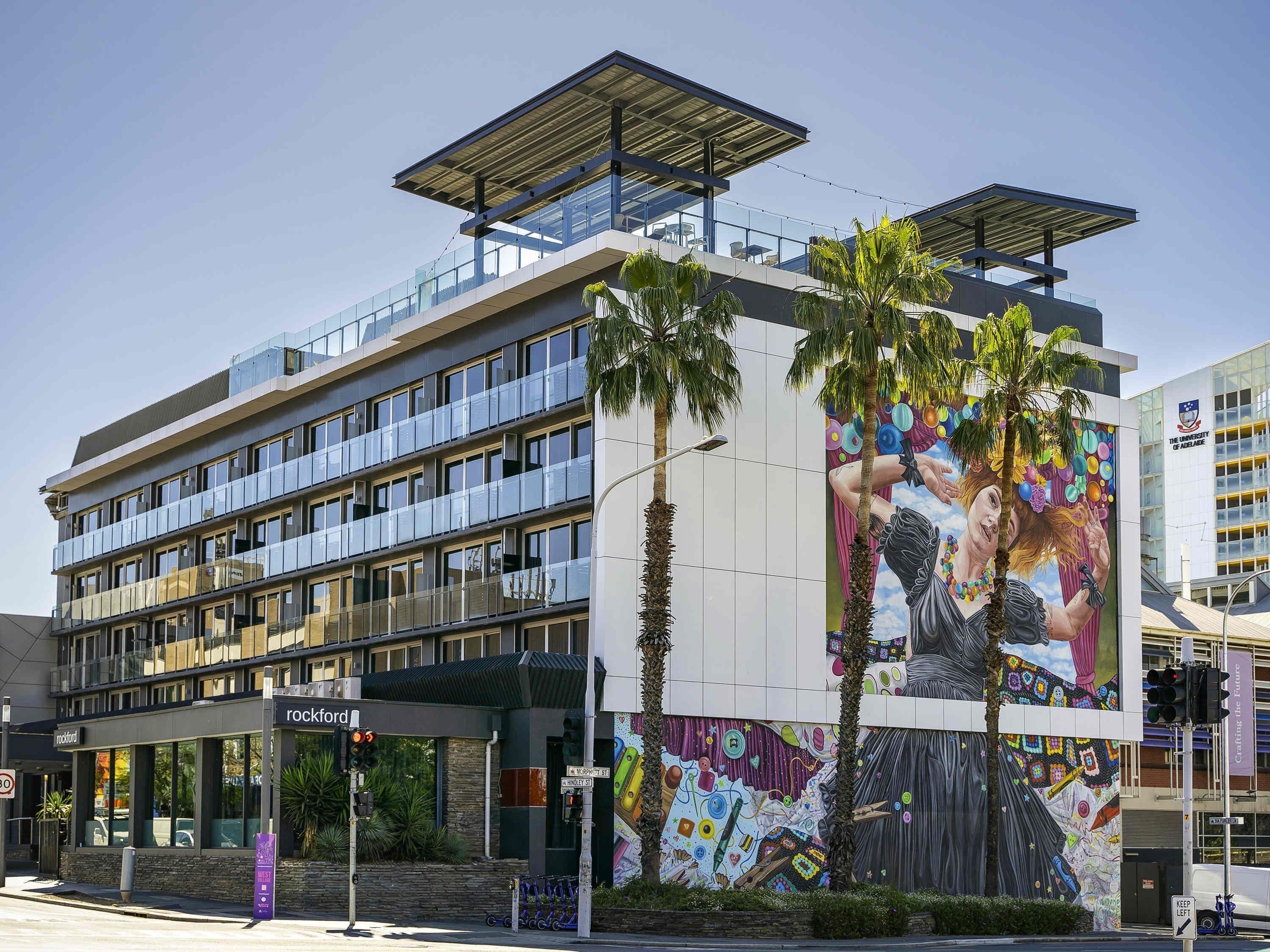 المنشأة من الخارج