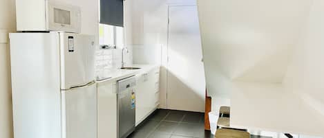 Room, 1 Queen Bed, Non Smoking (upgrade) | Premium bedding, minibar, desk, soundproofing