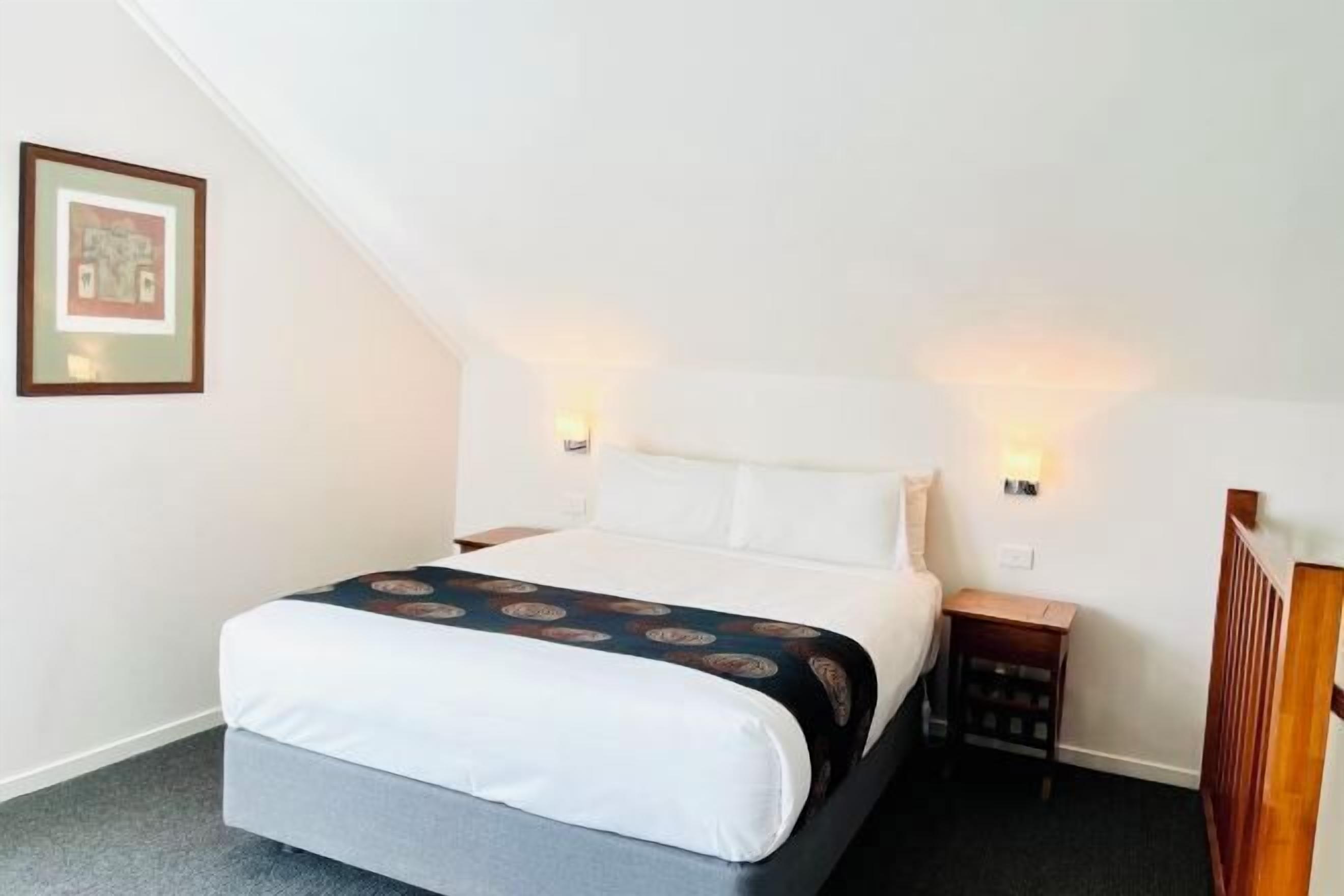 Ropa de cama de alta calidad, minibar, escritorio y insonorización 