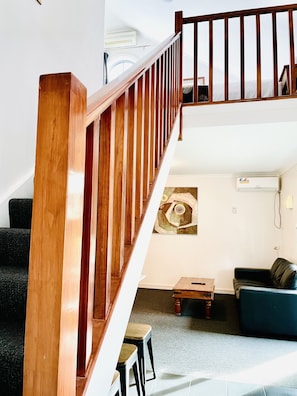 Room, 1 Queen Bed, Non Smoking (upgrade) | Premium bedding, minibar, desk, soundproofing