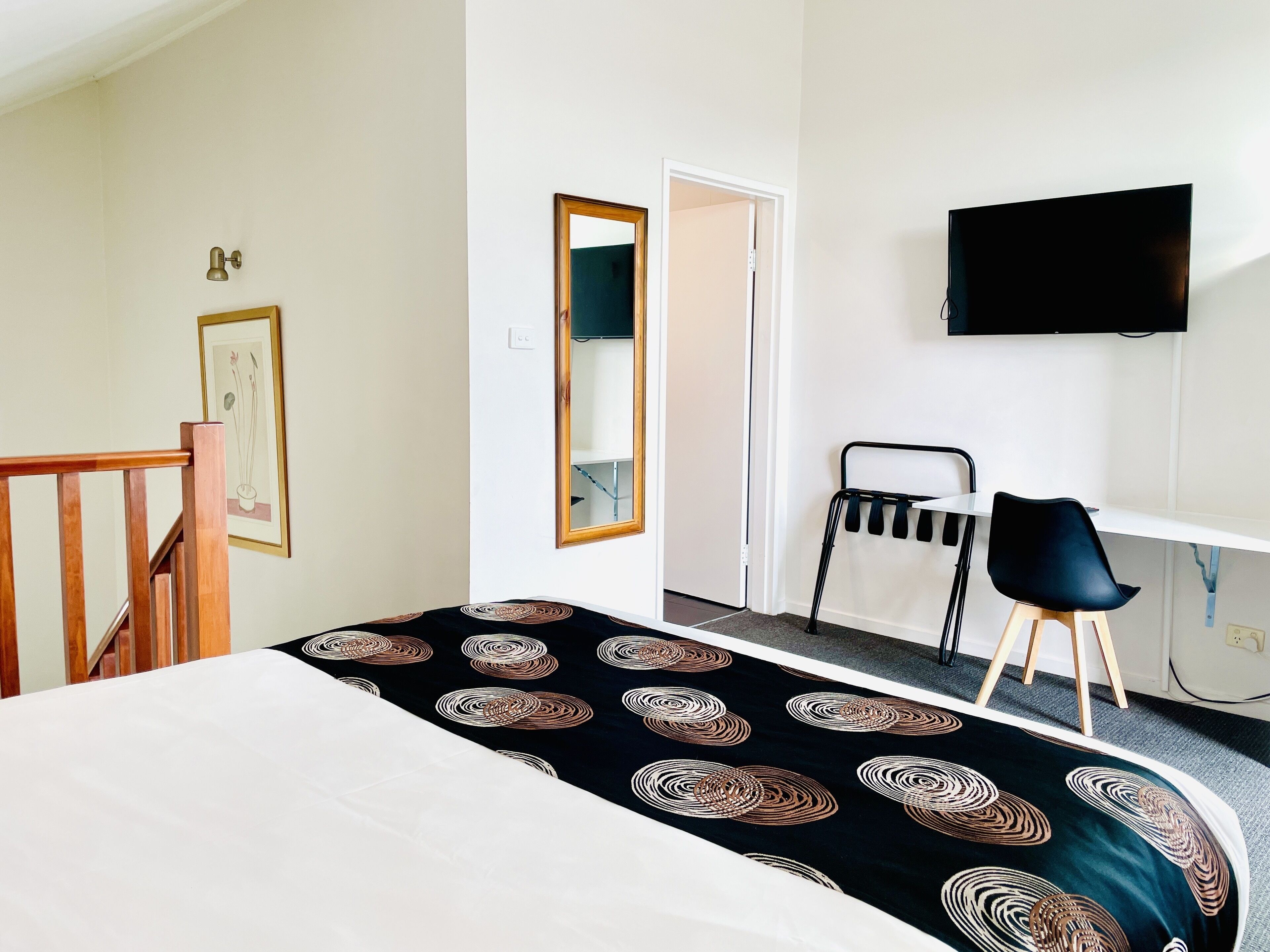 Zimmer, 1 Queen-Bett, Nichtraucher (upgrade) | Hochwertige Bettwaren, Minibar, Schreibtisch, schallisolierte Zimmer