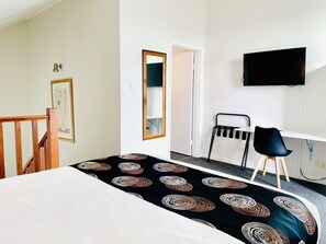 Premium bedding, minibar, desk, soundproofing - The Menzies Ballarat (Bakery Hill)