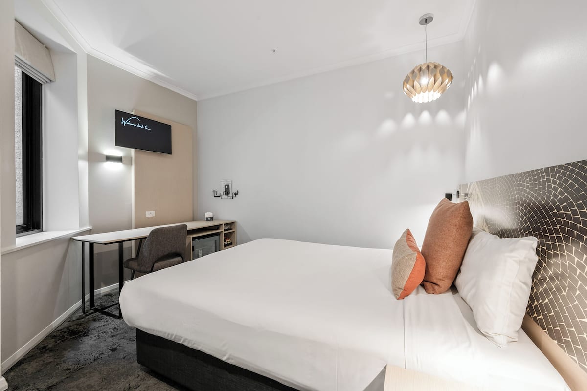 1 bedroom, minibar, desk, iron/ironing board