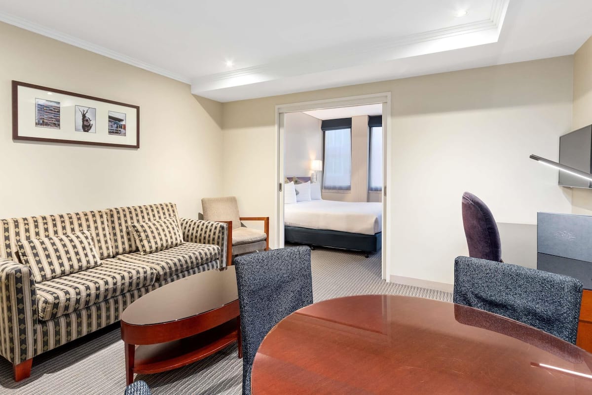 1 bedroom, minibar, desk, iron/ironing board