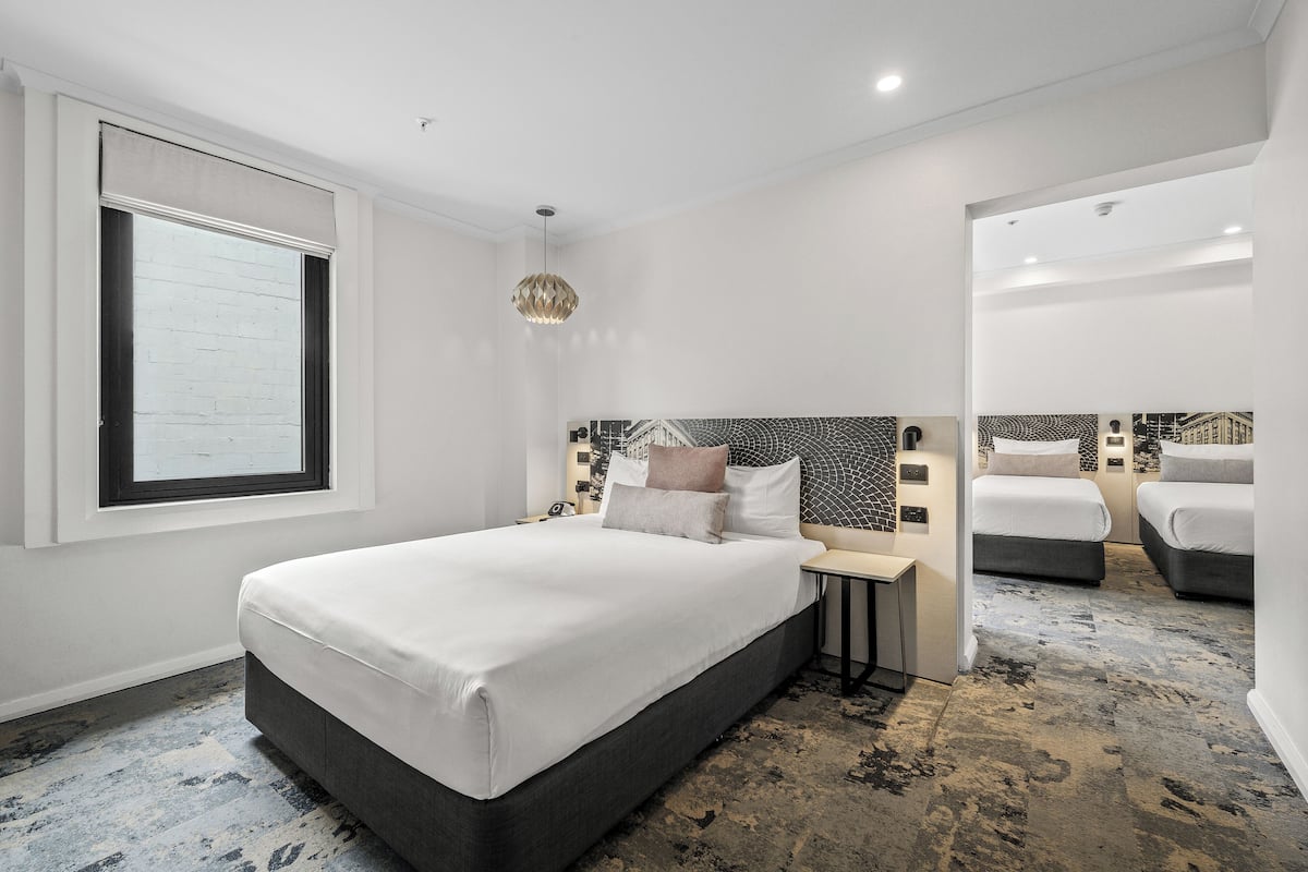 1 bedroom, minibar, desk, iron/ironing board