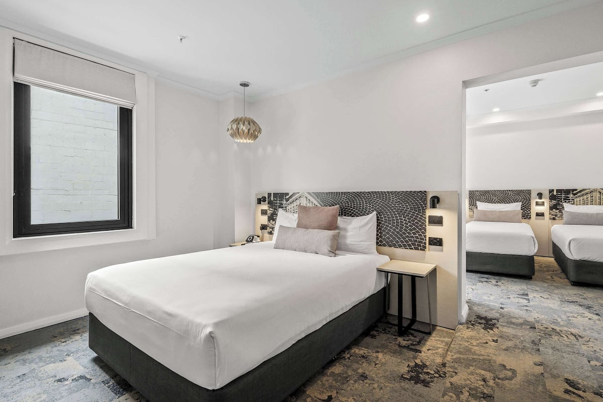 Standard Family Room | 1 bedroom, minibar, desk, iron/ironing board