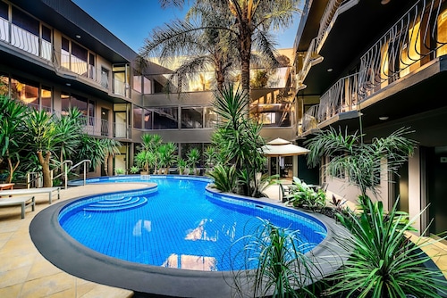 Best Western Plus Travel Inn Hotel