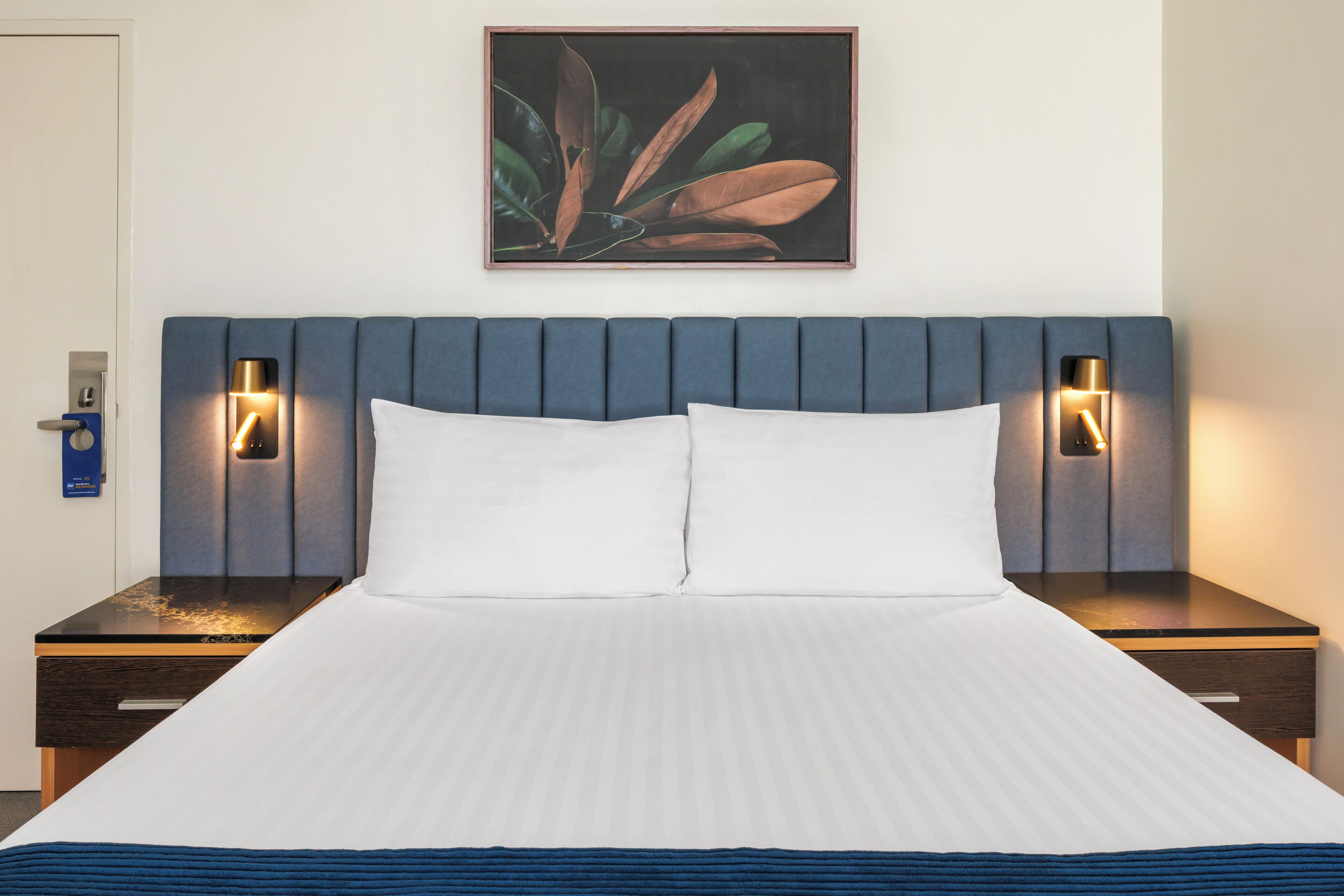 Deluxe-rum - 1 queensize-säng - icke-rökare (Walk-in Shower) | Sängtillbehör av högsta kvalitet och värdeförvaringsskåp på rummet