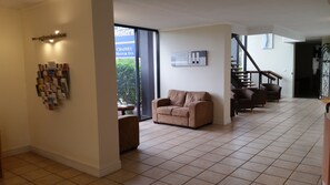 Sala de estar en el lobby
