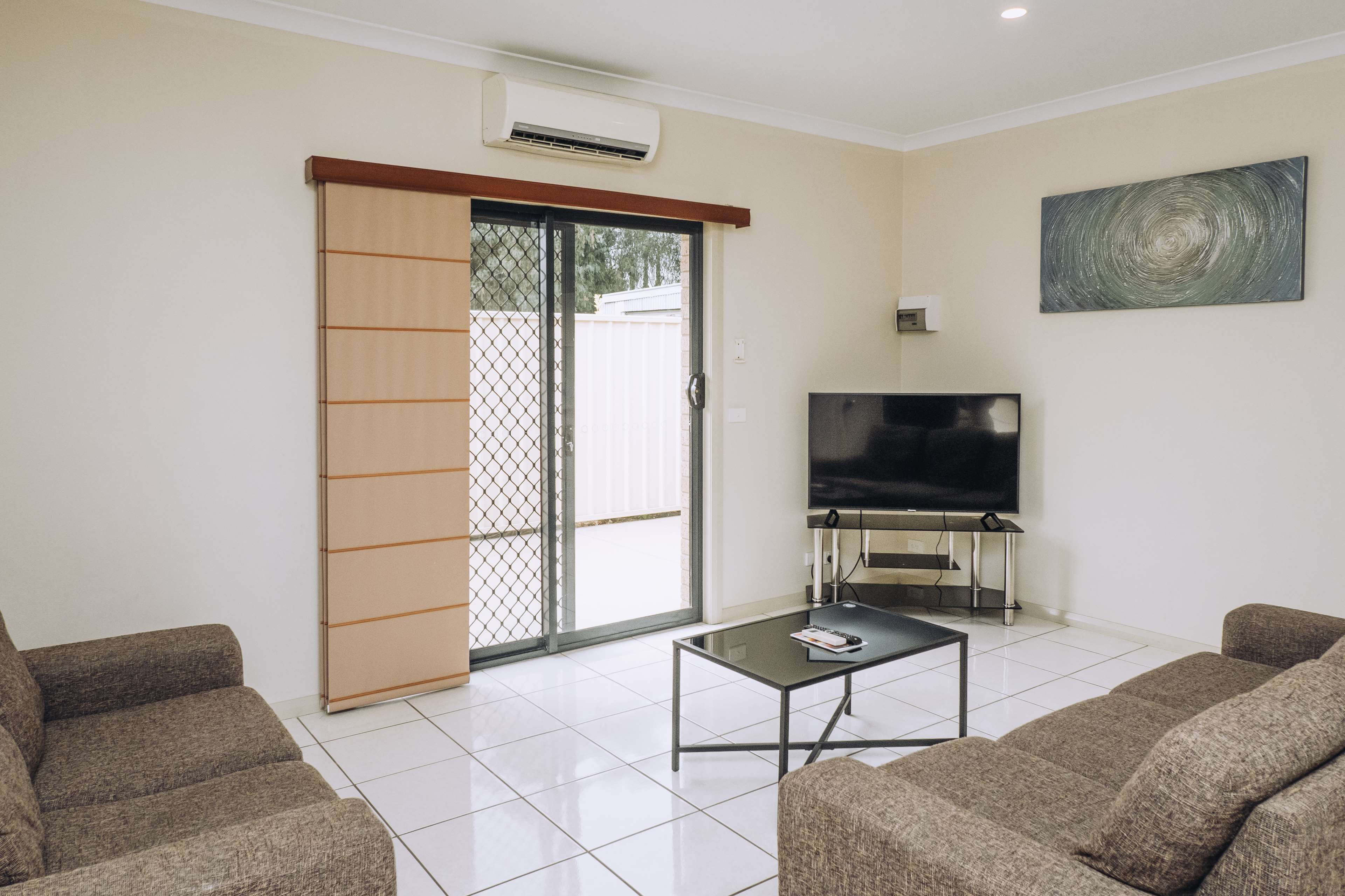 standard apartment, 2 single beds, non smoking | 1 bedroom, premium bedding, pillow-top beds, minibar